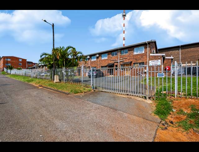 3 BEDROOM DUPLEX FOR SALE IN AUSTERVILLE